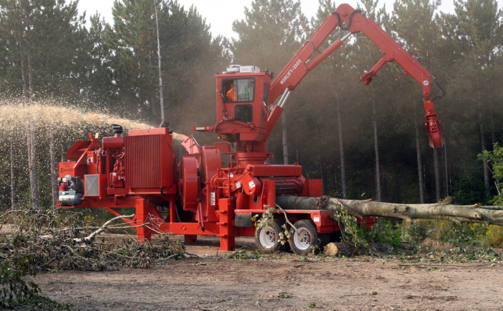MORBARK 30RXL Wheeled Chipavestor Whole Tree Chipper